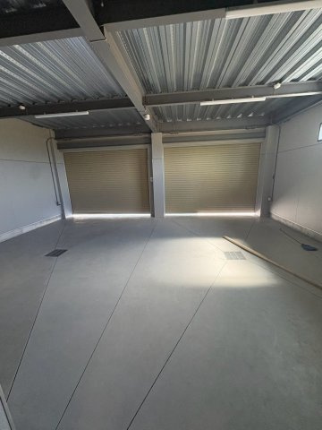 フォンターナCの駐車場