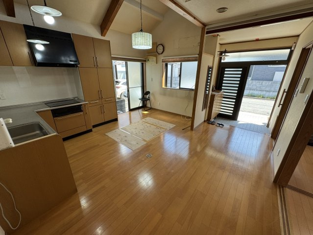 和歌山市鳴神・中古戸建・117089の居間・リビング