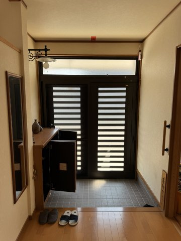 和歌山市鳴神・中古戸建・117089の玄関