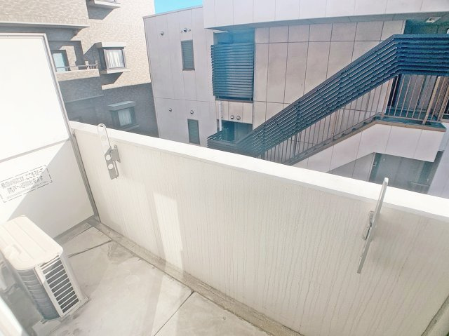 【バルコニー】 | エンゼルハイム東町 | ※この写真は同物件の同型タイプの別のお部屋のお写真です。現状優先