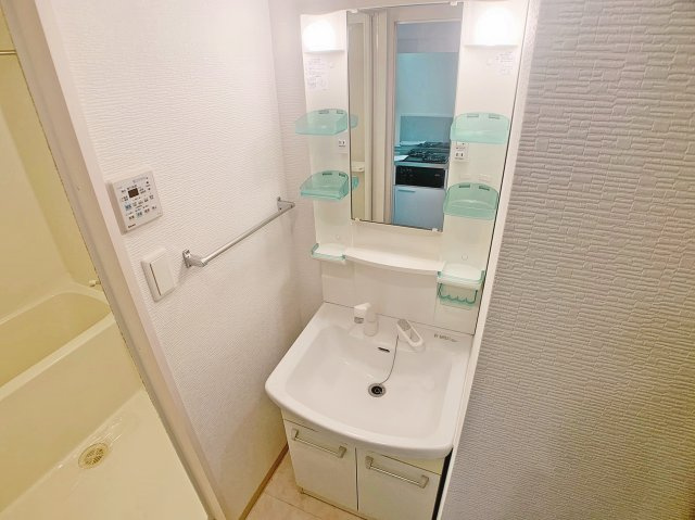 【洗面所】 | エンゼルハイム東町 | ※この写真は同物件の同型タイプの別のお部屋のお写真です。現状優先