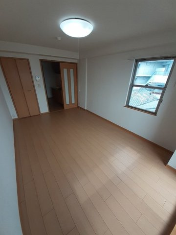 グラン　ブルの居間・リビング|内装は落ち着いています