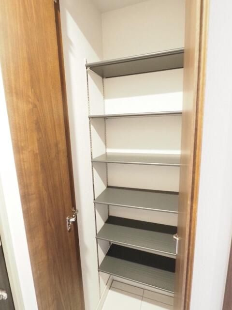 ドゥーエ梅屋敷の収納