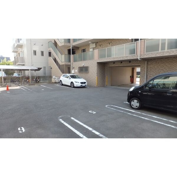 ラシュール・イン大橋　玉川小学校区の駐車場|ラシュール・イン大橋