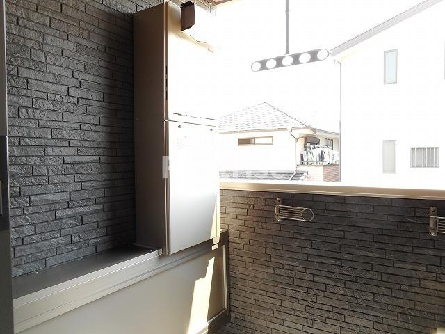 稲沢市駅前２丁目のアパートのバルコニー