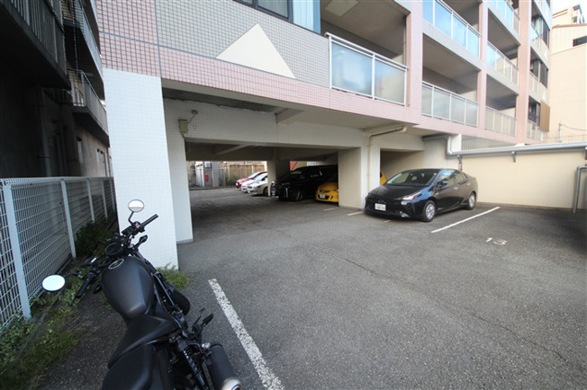 【駐車場】 | ロベリア弐番館
