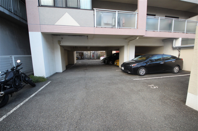 【駐車場】 | ロベリア弐番館