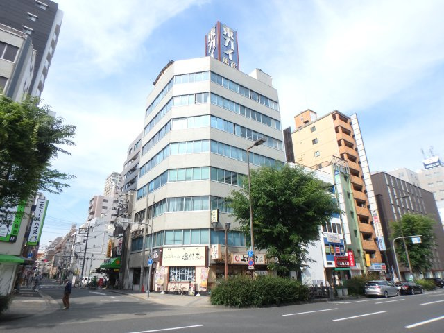 上六ビルの外観