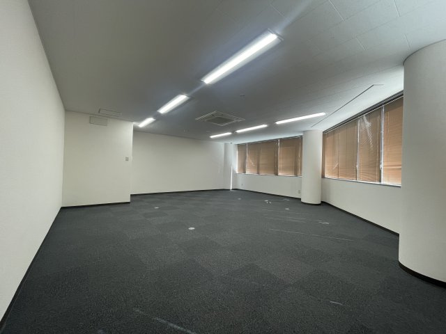 上六ビルの内装