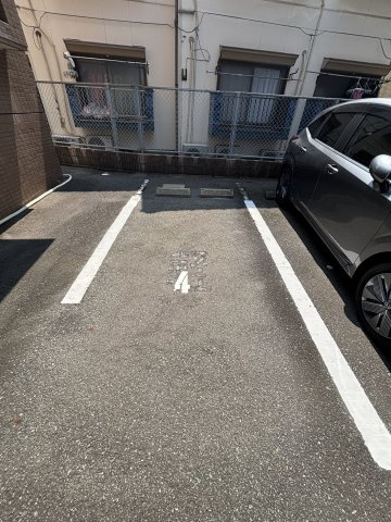 プリメラ緒方の駐車場