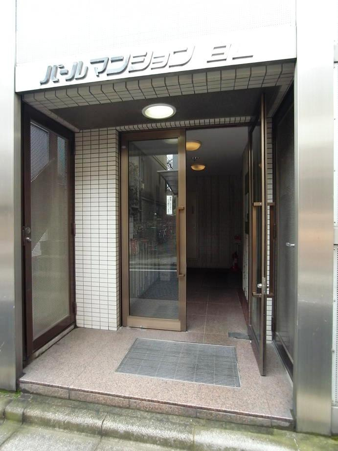 パールマンション白山のエントランス