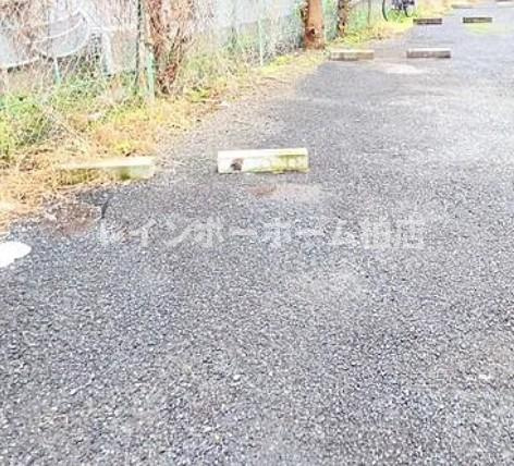 特典：仲介手数料が無料です!!の駐車場|駐車場があります
