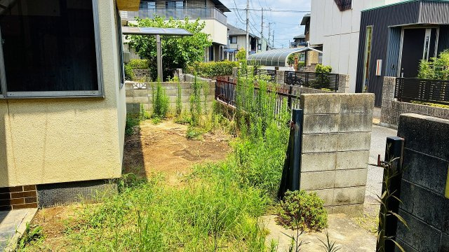 【庭】 | 当新田中古住宅 | 東道路側