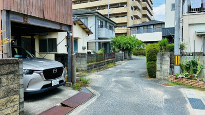 【前面道路含む現地写真】 | 当新田中古住宅 | 前面道路含む現地写真です