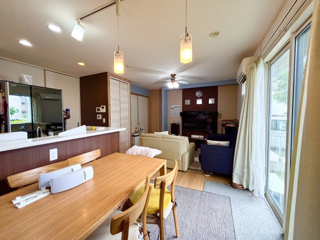【居間・リビング】 | 中古戸建　倉敷市中畝十丁目