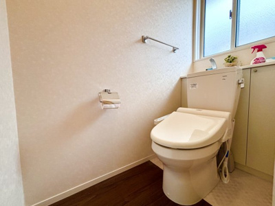 【トイレ】 | 中古戸建　倉敷市中畝十丁目 | ゆったりとした空間のトイレです