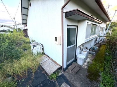 【その他】 | 岡山県津山市小田中 ～6DKの部屋数とゆとりある駐車スペース～ | 外から直接キッチンへ入れるため、ゴミ出しや荷物の搬入が楽です。