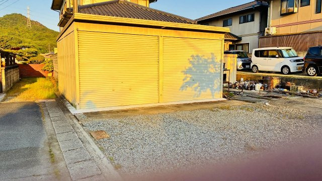 【外観】 | 倉庫も現況でのお渡しとなります。