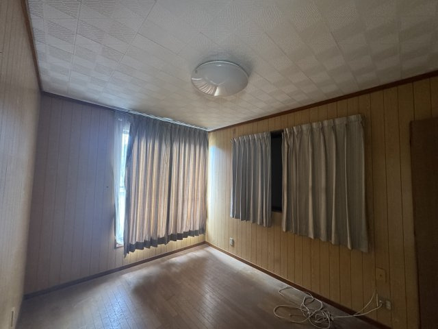 -三丁目不動産-　比企郡嵐山町菅谷　昭和37年築の洋室