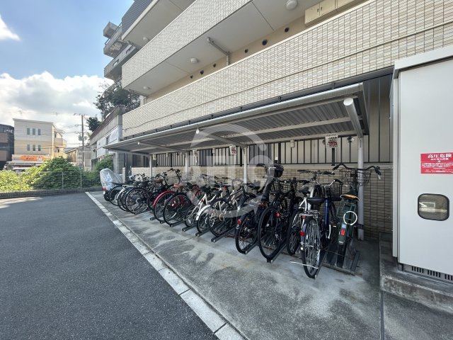 カーサ　ベレタのその他|駐輪場