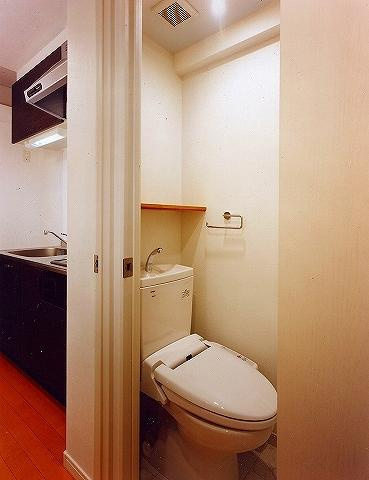 新品家具付きマンション博多駅南10(KaGood福岡)のトイレ