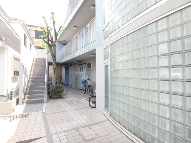 グリーンプラザ綾瀬Ⅱのエントランス