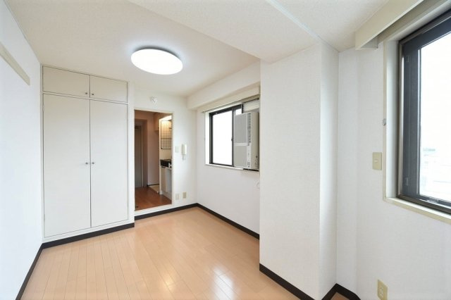 パールマンション白山の洋室