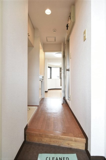 パールマンション白山の玄関