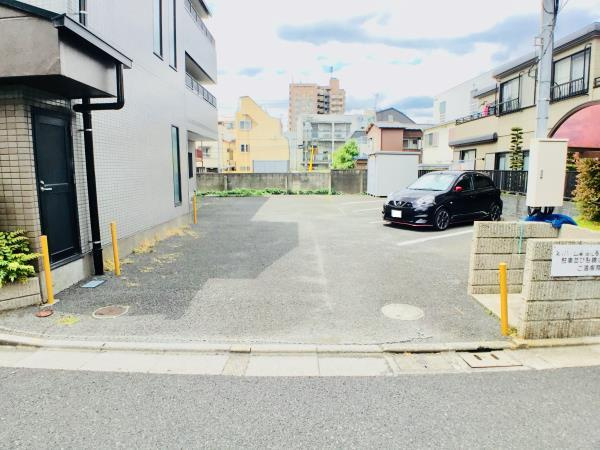第一ハイム曙の駐車場