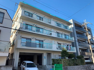 宅配ボックス付きで不在時にも便利！