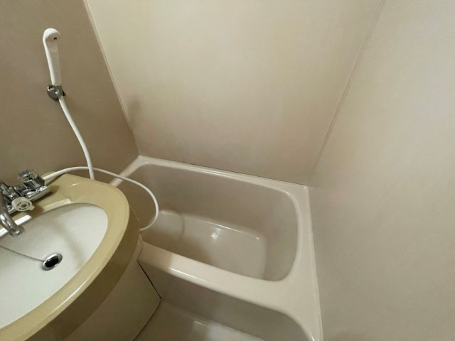 シンプルで機能的なユニットバスです♪