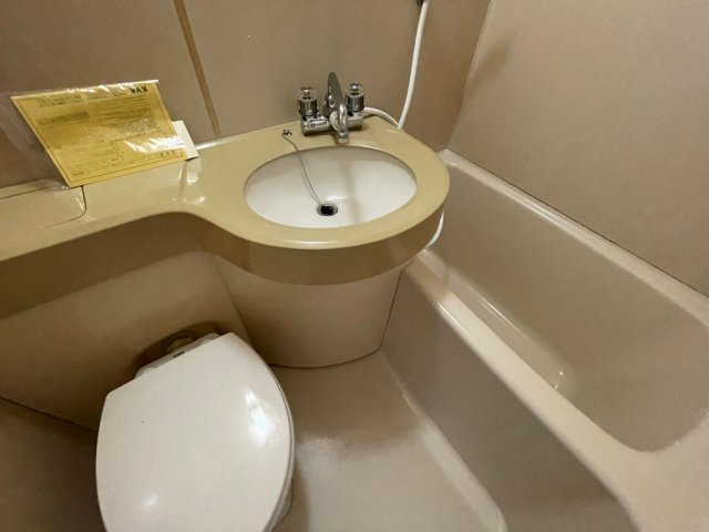 浴室内に洗面台あり！