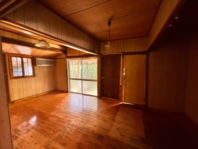沖縄市久保田の内装
