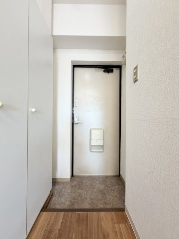 LakiaApartment武庫之荘の玄関