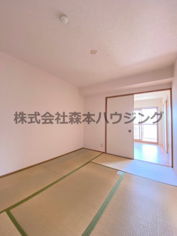 【和室】 | 　プラウクリエイト | 和室ならではの温かな和の空間で寛ぎの時間を過ごせます