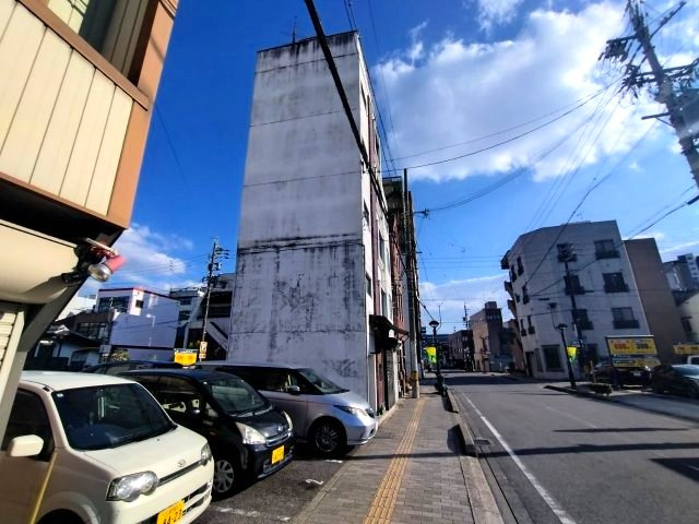 連尺通2丁目貸店舗の外観