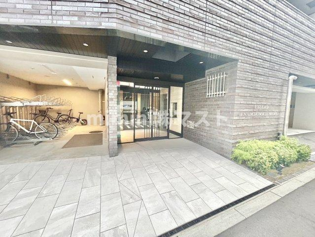 エスリード弁天町ノースプレミアのエントランス