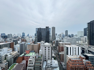 【ロビー】 | ジオタワー堺筋本町 | 【ラウンジ20からの眺望】都心のタワーマンションならではの景観を楽しめます。