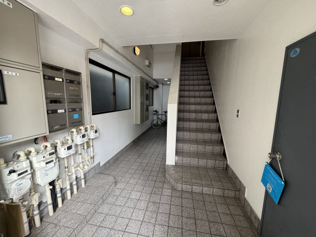 岩浪ビルのロビー
