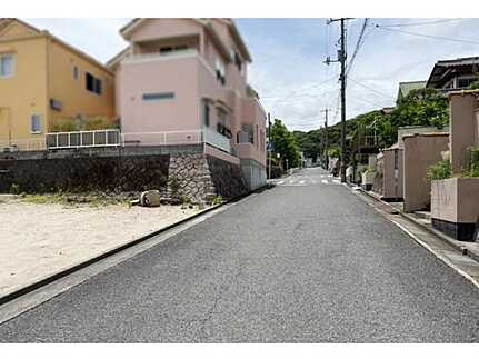 西区己斐上2丁目の前面道路含む現地写真