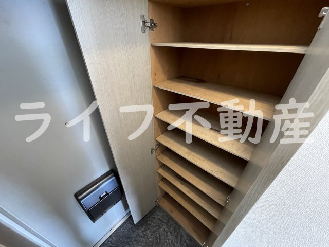 グランデージ今里の収納|便利な収納スペースです