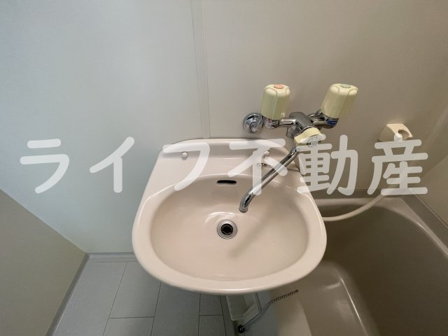 グランデージ今里の洗面所|忙しい朝には欠かせない洗面所です