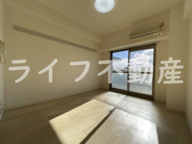 グランデージ今里の洋室|個人の部屋や寝室として使える洋室です