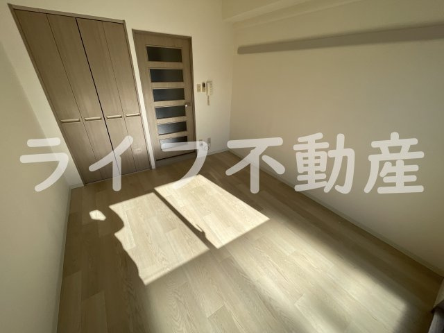 グランデージ今里の洋室|ゆったりした洋室です