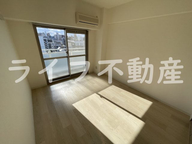 グランデージ今里の洋室|個人の部屋や寝室として使える洋室です