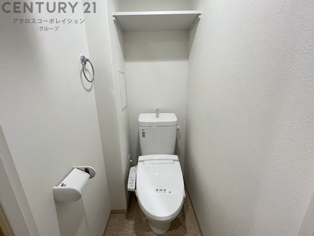 温水洗浄便座付きのトイレです♪