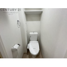 温水洗浄便座付きのトイレです♪