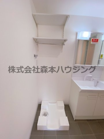 【設備】 | 　スリール萱島東 | 室内洗濯機置き場です