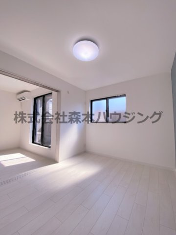 【洋室】 | 　スリール萱島東 | 明るい洋室です