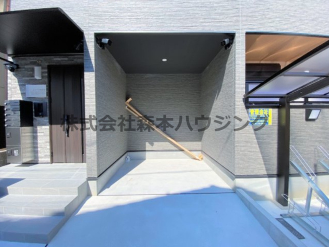 【駐車場】 | 　スリール萱島東 | 駐車場に車を止められます
※軽自動車限定
